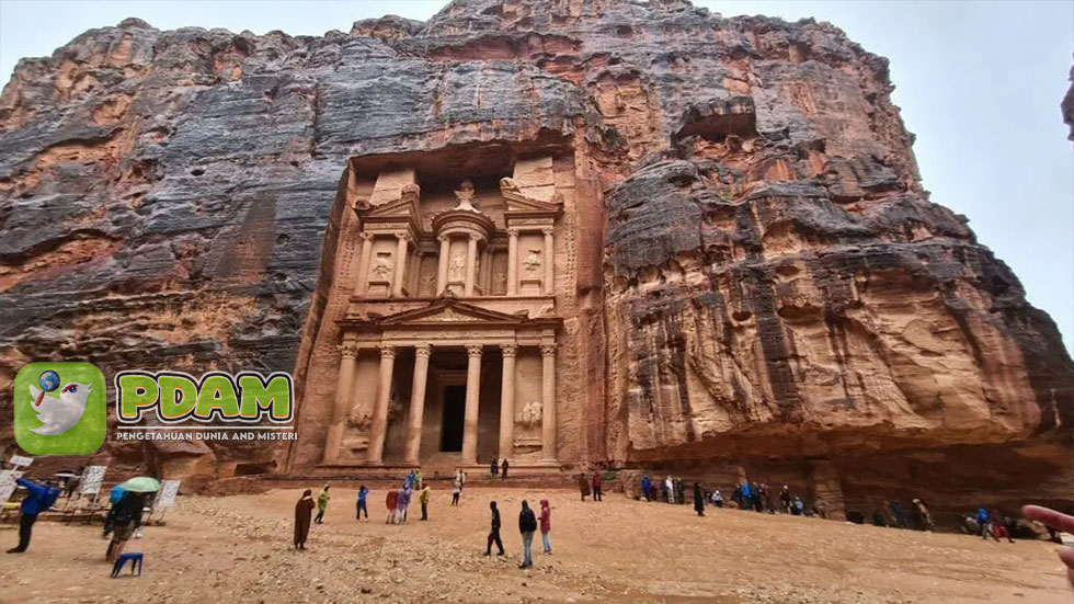 Kisah Misteri Kota Kuno Petra di Daerah Jordania