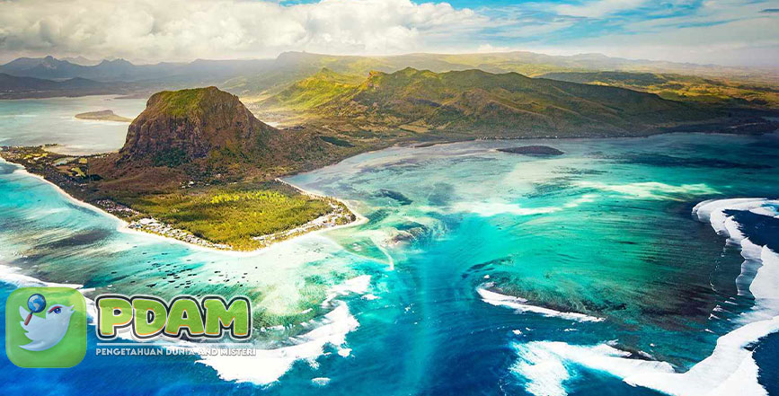 Underwater Waterfall Berada di Negara Mauritius Samudra Hindia