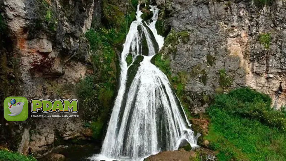 Waterfall of the Bride Air Terjun Peru Berbentuk Pengantin Wanita