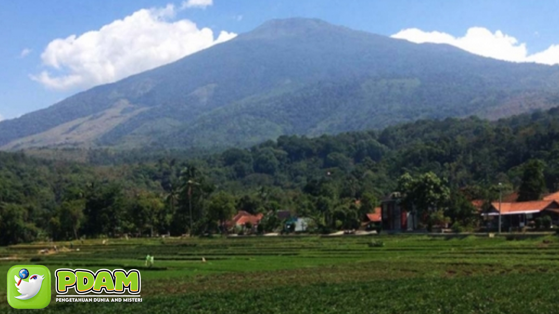 Mistis Gunung Ciremai: Suara Gamelan dan Aura Misterius